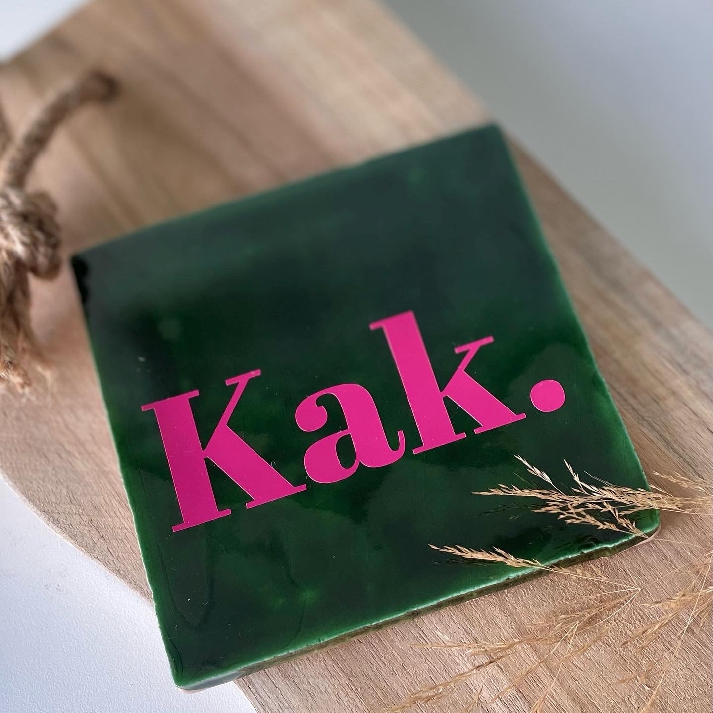 Tegeltje Kak.