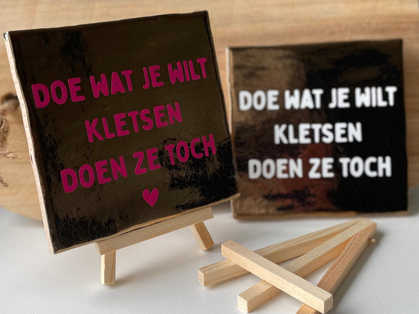 Tegel-houder "Stoer" van hout